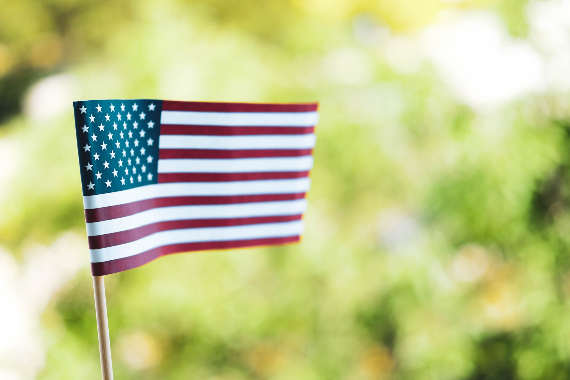 Amerikanische Flagge -symbolbild für einen Umzug nach Übersee in die USA - Amerika